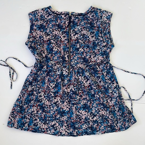 Motherhood Maternity Flowy Silhouette Tie Waist Top Gold zip Detail Size Small - Picture 6 of 9